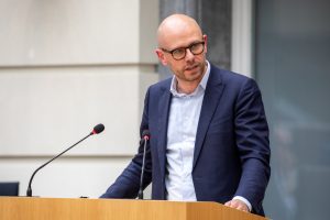 Steven Coenegrachts in het Parlement