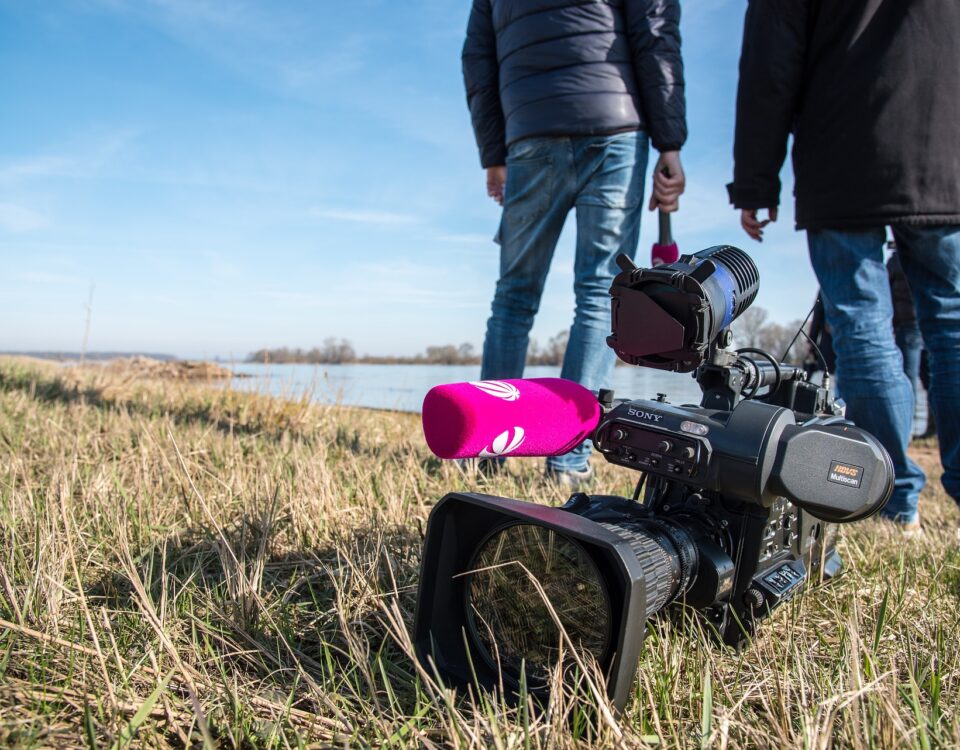 foto met filmcamera op de grond